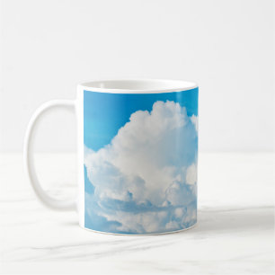 Blaue Himmelshinterwolken weiß Kaffeetasse