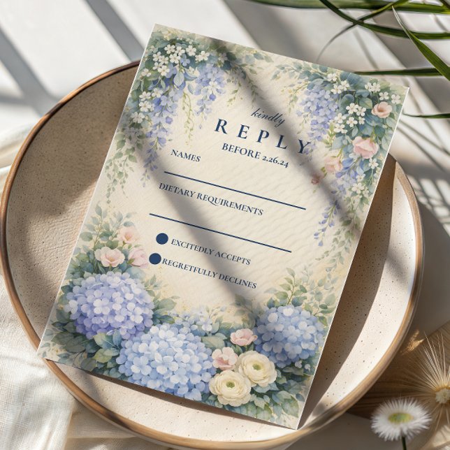 Blaue Hortensien- und Elfenrosen-Hochzeit RSVP Karte (Von Creator hochgeladen)