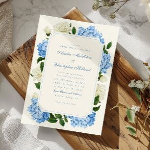 Blaue Hortensienblumen und weißer Rosengarten Hoch Einladung