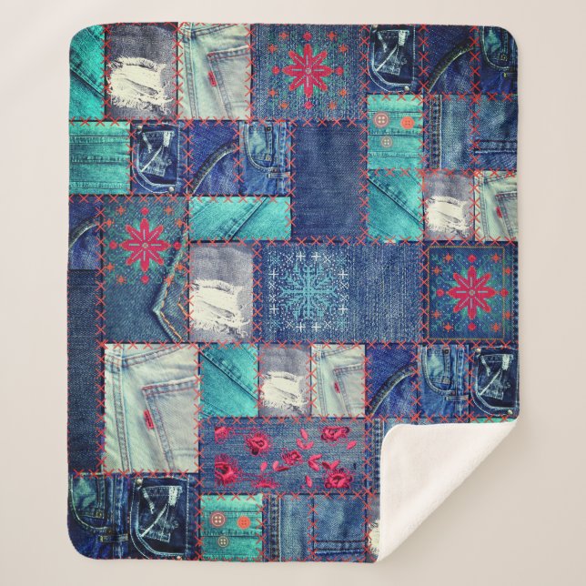 Blaue Jeans Patchwork mit Blumendetails Sherpadecke (Vorderseite)
