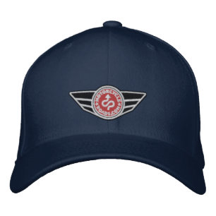 Blaue Kappe mit rotem, besticktem MCR-Logo