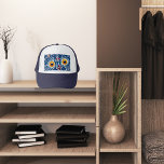 Blaue Katze Truckerkappe<br><div class="desc">königsblaues Finish mit einzigartistischer Kaleidoskopkatzenmalerei</div>