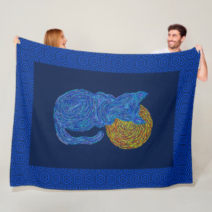 Blaue Katze Z und das Fleecedecke