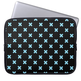 Blaue Kreuzstiche auf schwarz Laptopschutzhülle