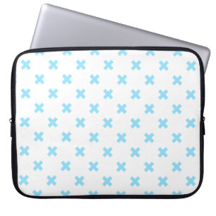 Blaue Kreuzstiche auf weiß Laptopschutzhülle