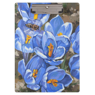 Blaue Krokus und eine Biene Klemmbrett