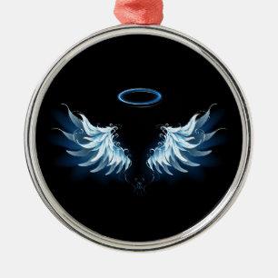 Blaue leuchtende Engelsflügel auf schwarzem Hinter Ornament Aus Metall