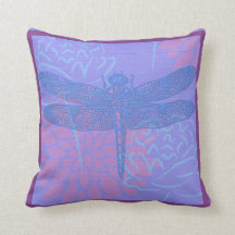 Blaue Libelle auf lila Hintergrundthrow-Kissen
