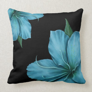 Blaue Lilien auf Schwarzem Kissen