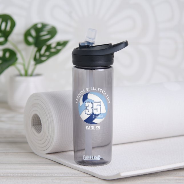 Blaue Mannschaft färbt Volleyball mit Athleten Nam Trinkflasche (Yoga)