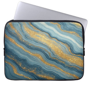 Blaue Marmor-Abstraktion mit goldenen Adern Laptopschutzhülle