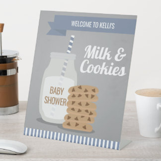 Blaue, moderne Milch und Cookies Gestreiftes Schil Sockelschild