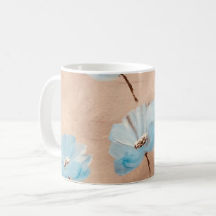 Blaue Mohnblumen im Gras Kaffeetasse
