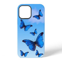 Blaue Morpho Schmetterlinge fliegen in Sky