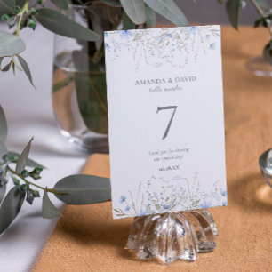 Blaue Periwinkle-Wildblumen-Hochzeit Tischnummer