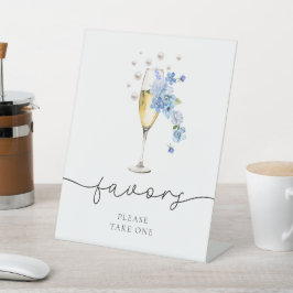 Blaue Perlen & Prosecco Brautparty Favoriten Sockelschild