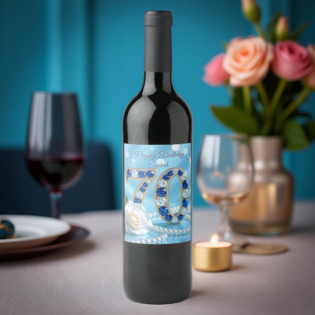 Blaue Perlen und Weiße Rose 70. Geburtstag Weinetikett (Von Creator hochgeladen)
