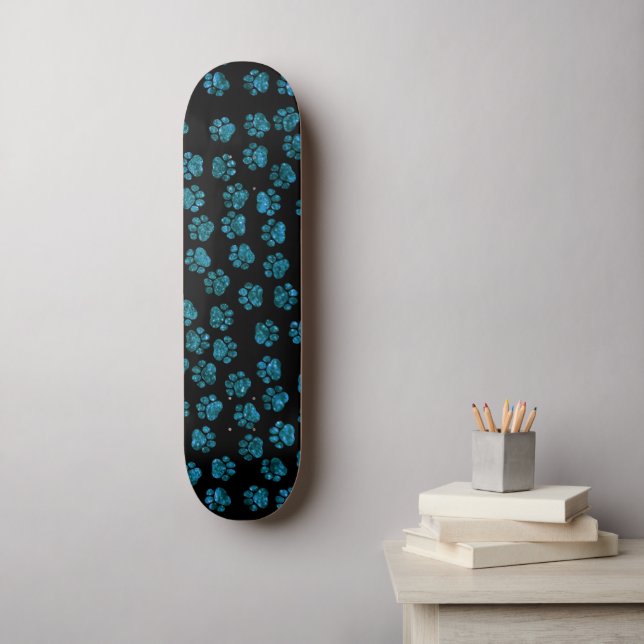 Blaue Pfeifen, Glitzer Paws, Blauer Glitzer, Hunde Skateboard (Wandkunst)