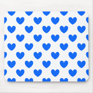 Blaue Polka-Herzen auf weiß Mousepad