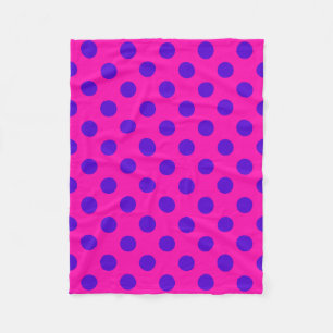 Blaue Polka-Punkte auf Fuchsia Fleecedecke