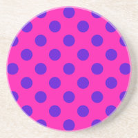 Blaue Polka-Punkte auf Fuchsia