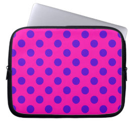 Blaue Polka-Punkte auf Fuchsia Laptopschutzhülle