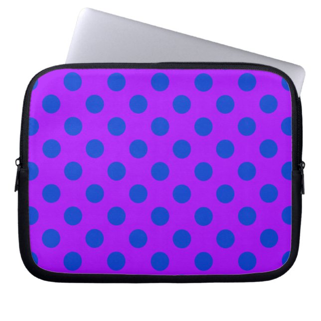 Blaue Polka Punkte auf lila Laptopschutzhülle (Vorderseite)