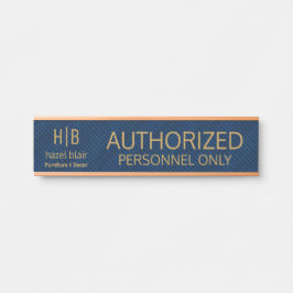 Blaue Quadrate für das Logo "Authorized Personnel  Türschild