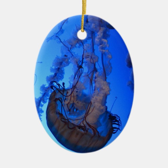 Blaue Quallen-Weihnachtsverzierung Keramik Ornament (Vorne)