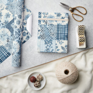 Blaue Quilt-Gingham-Cottagecore-Blumen Geschenkpapier