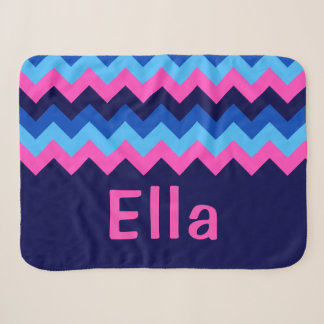 Blaue Rosa Chevron-Monogramm-Sherpa-Decke klein Sherpadecke