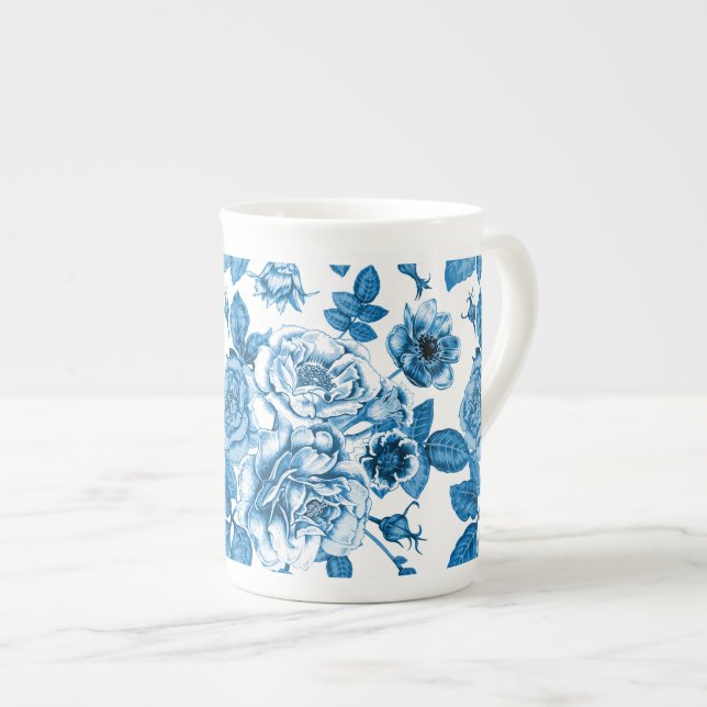 Blaue Rose Prozellantasse (Vorderseite Rechts)