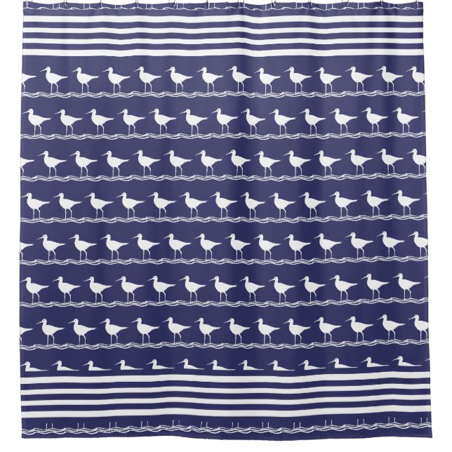 Blaue Sandfänger der Marine an der modernen Küste Duschvorhang (Vorderseite)