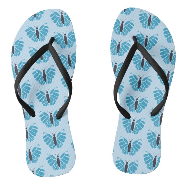 Blaue Schmetterlinge auf hellblauen Flip Flops (Fußbett)