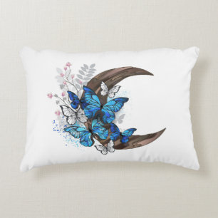 Blaue Schmetterlinge auf hölzernem Halbmond Dekokissen