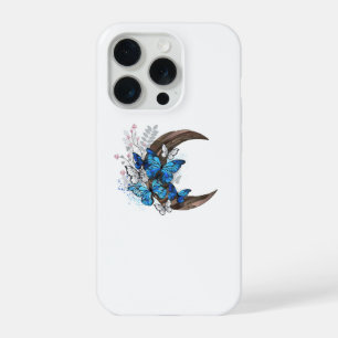 Blaue Schmetterlinge auf hölzernem Halbmond iPhone 15 Pro Hülle