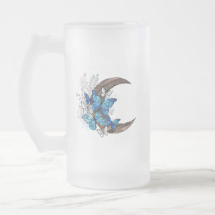 Blaue Schmetterlinge auf hölzernem Halbmond Mattglas Bierglas