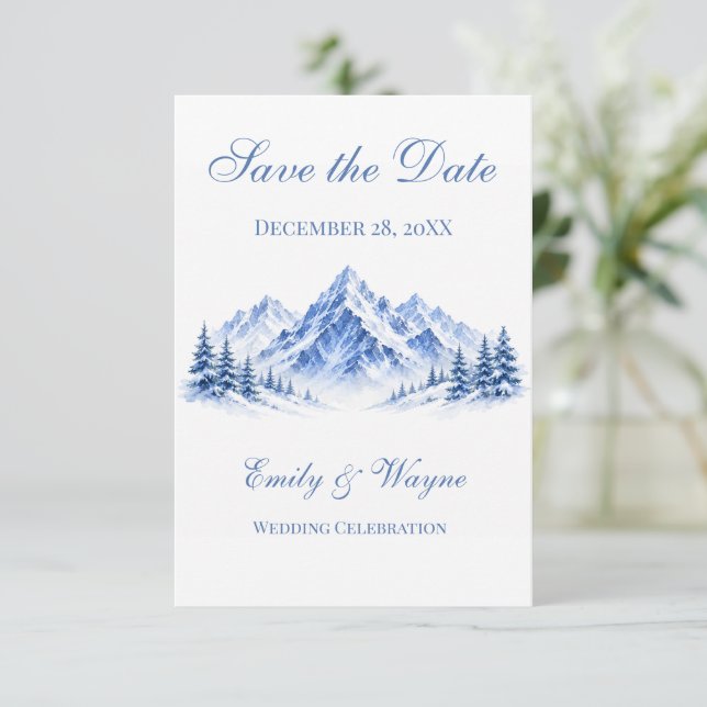 Blaue Schneebebirge-Hochzeit Save the Date Karten (Stehend Vorderseite)