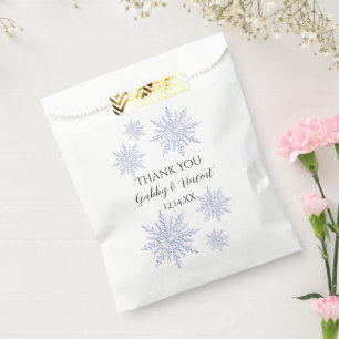 Blaue Schneeflocken auf der Winterhochzeit Danke Geschenktütchen