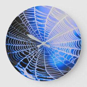 Blaue schwarze gruselige unheimliche Spinnennetz Große Wanduhr