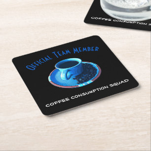 Blaue Tasse und Untertasse der Rechteckiger Pappuntersetzer