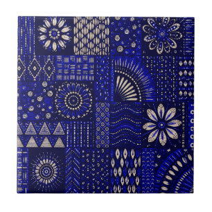Blaue und cremefarbene ornamentale Keramikwandflie Fliese