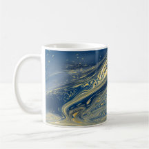 Blaue und goldene Metalltasse