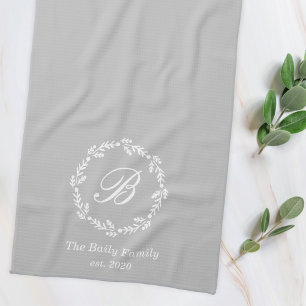 Blaue und graue Winterkranz-Familienname-Monogramm Geschirrtuch