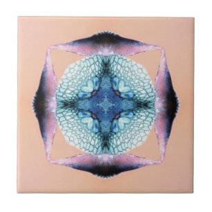 Blaue und lachsfarbene quadratische Herzen Fliese