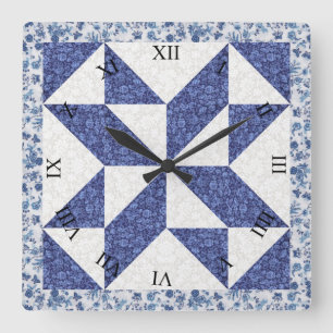 Blaue und weiße Calico-Faux- Quiltdecke Quadratische Wanduhr