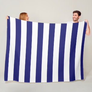 Blaue und weiße gestreifte fleecedecke
