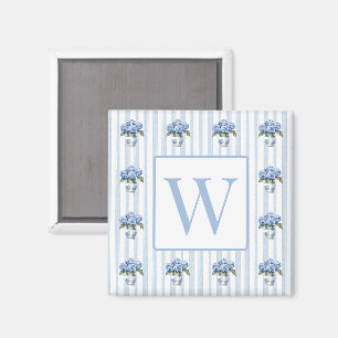 Blaue und weiße Hortensien auf Streifen-Monogramm Magnet