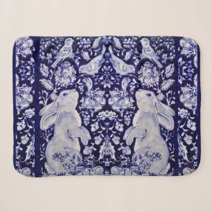 Blaue und weiße Kaninchen Bird Woodland Navy Flor Sherpadecke