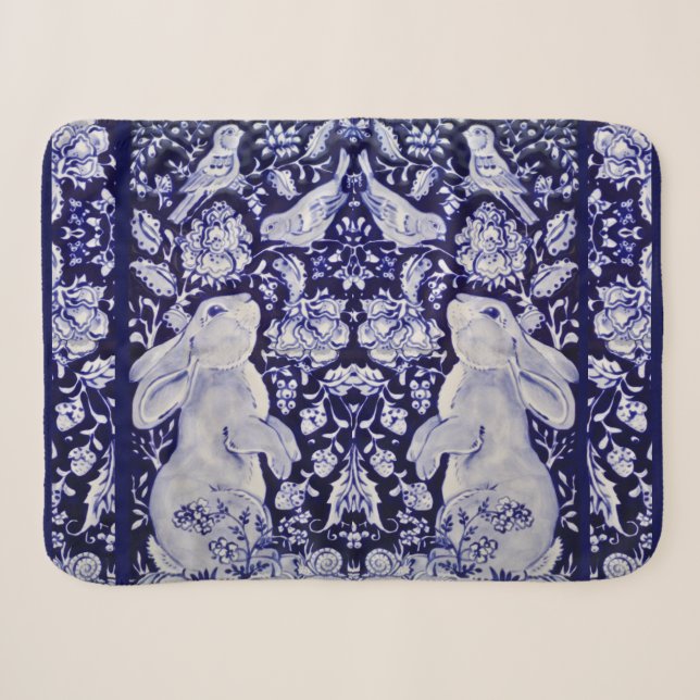 Blaue und weiße Kaninchen Bird Woodland Navy Flora Sherpadecke (Vorderseite (Horizontal))